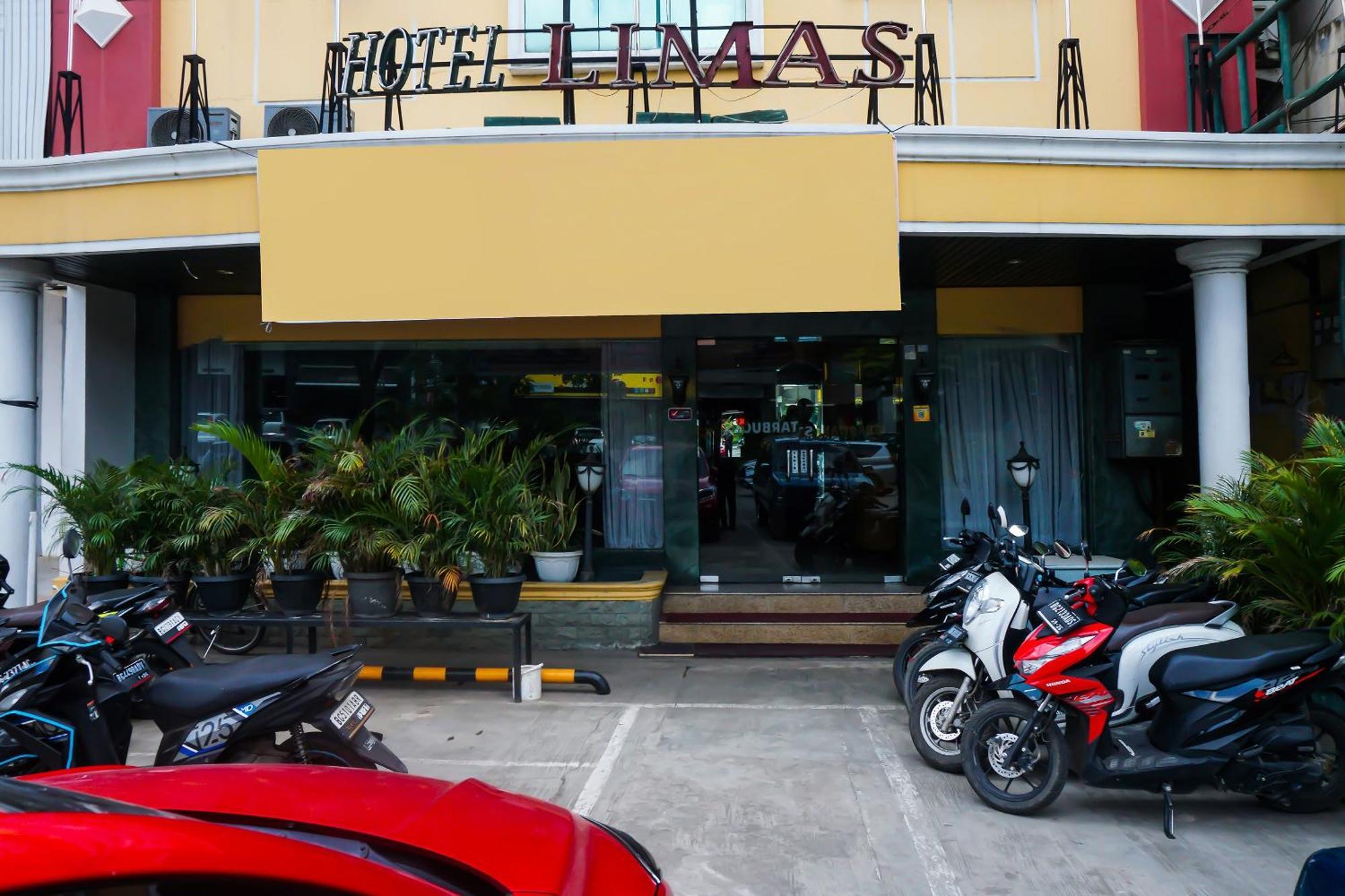 Super Oyo Collection O 92690 Hotel Limas Palembang Exterior foto