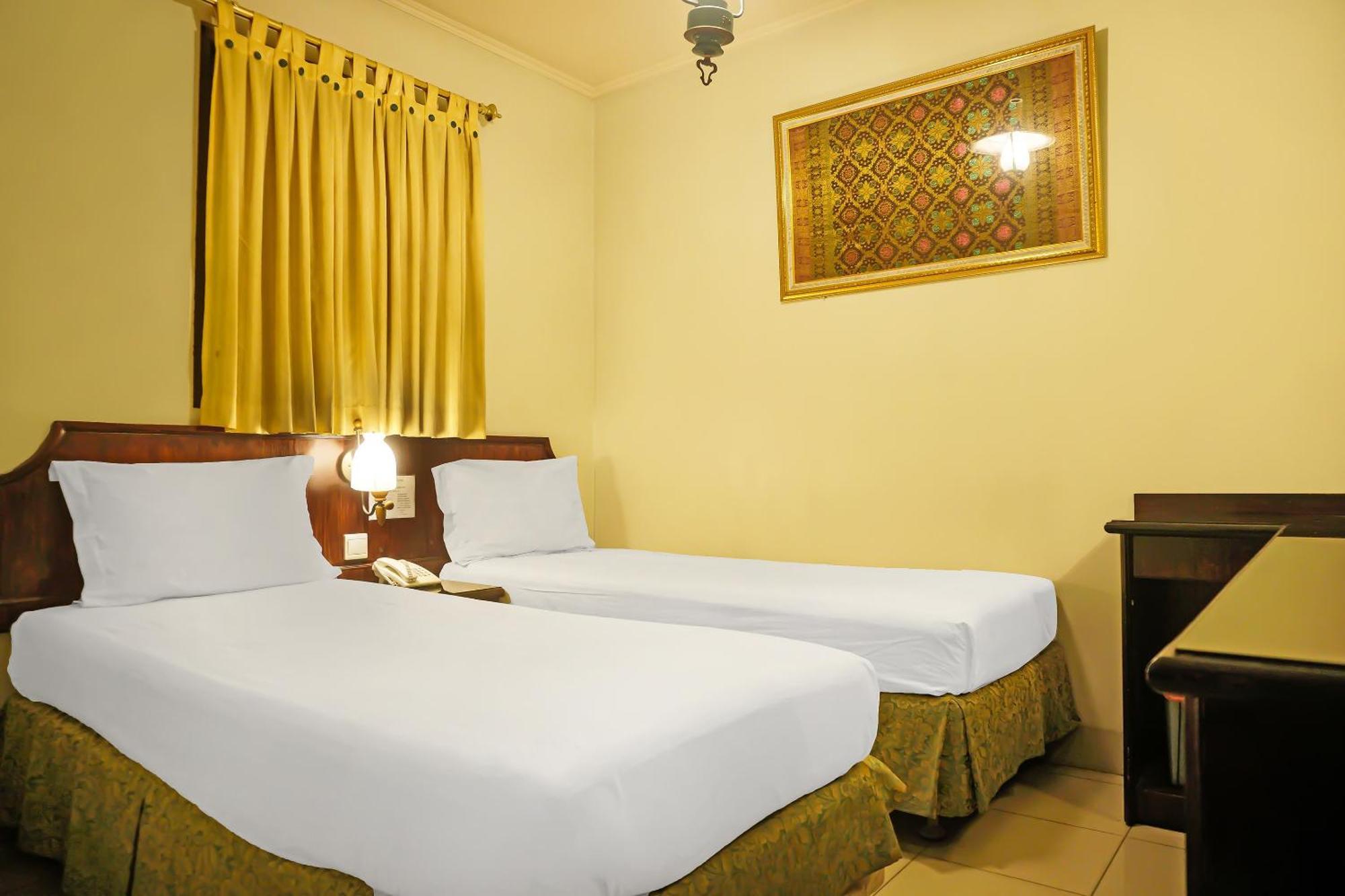 Super Oyo Collection O 92690 Hotel Limas Palembang Exterior foto