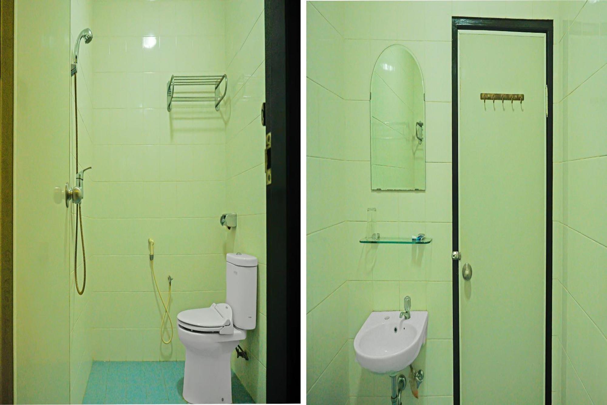 Super Oyo Collection O 92690 Hotel Limas Palembang Exterior foto