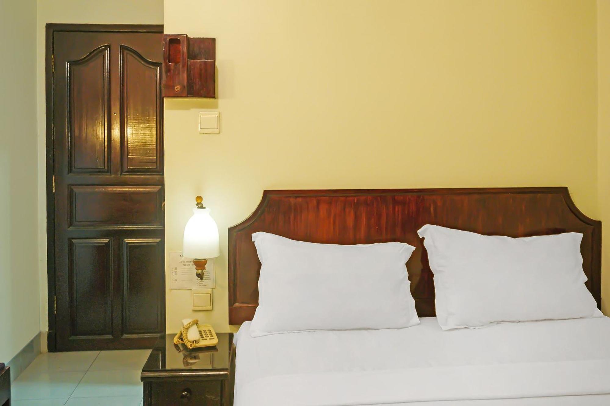 Super Oyo Collection O 92690 Hotel Limas Palembang Exterior foto